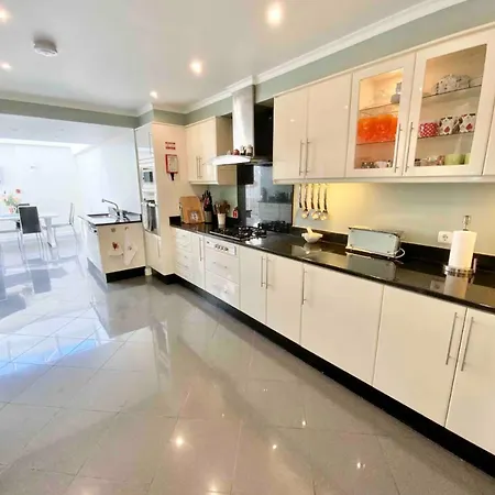 Holiday home Beautiful And Spacious House To Enjoy Your